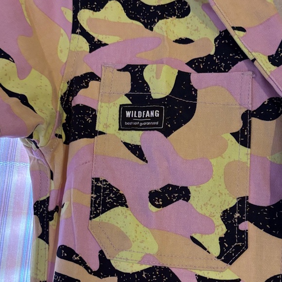 WILDFANG NWT The Essential Coverall in bright camouflage print Size Medium - Picture 3 of 12